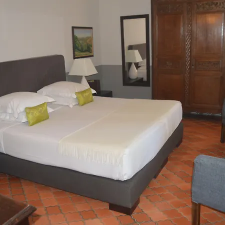 Le Prieure Hotel 5*