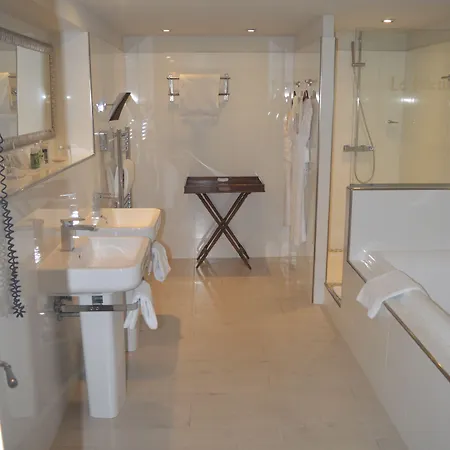 Le Prieure Hotel 5*