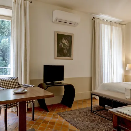 Le Prieure Hotel Villeneuve-les-Avignon