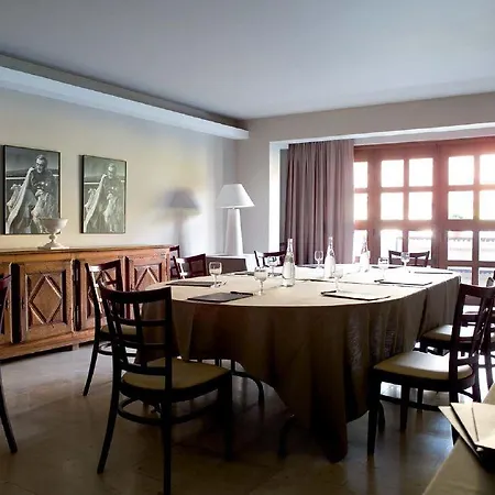 فندق Le Prieure 5*